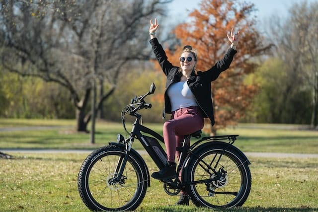 woman on ebike victory